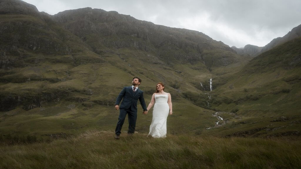 Outdoor wedding photography in Scotland by The Sassenachs